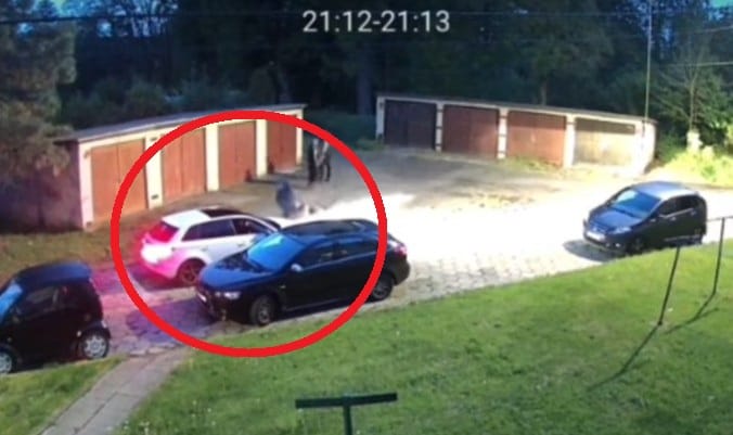 Kierowca Audi potrącił 19-latka po czym leżącego zaczął bić. Opublikowano nagranie z monitoringu Zdjęcie główne wpisu