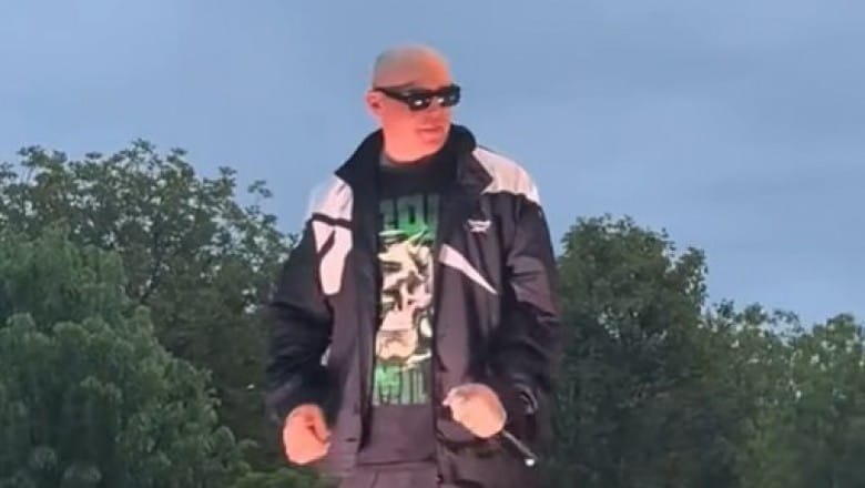 „Pokaż d*pę!" Słoń przywitany przez studentów na Juwenaliach w Krakowie. Stwierdził, że wszystkich zgłosi uczelni Zdjęcie główne wpisu