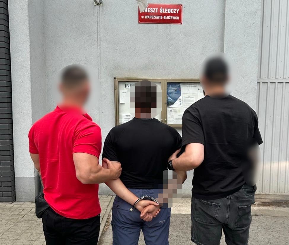 Policja zatrzymała dwóch obywateli Ukrainy, którzy wyłudzali BLIK-i. Najbliższe 3 miesiące spędzą za kratami Zdjęcie główne wpisu