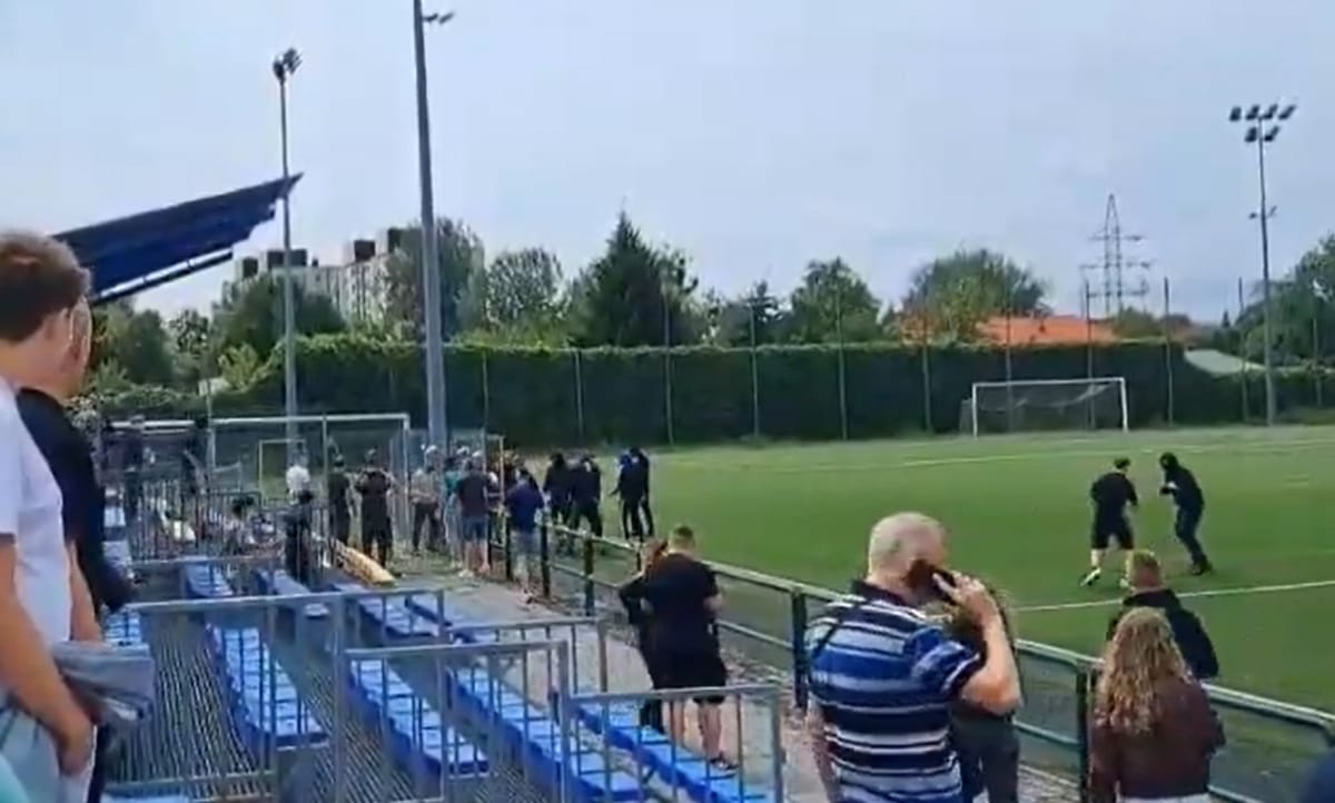 Nagranie z bójki na meczu nastolatków w Radomiu. Mecz trzeba było przerwać po 10 minutach Zdjęcie główne wpisu
