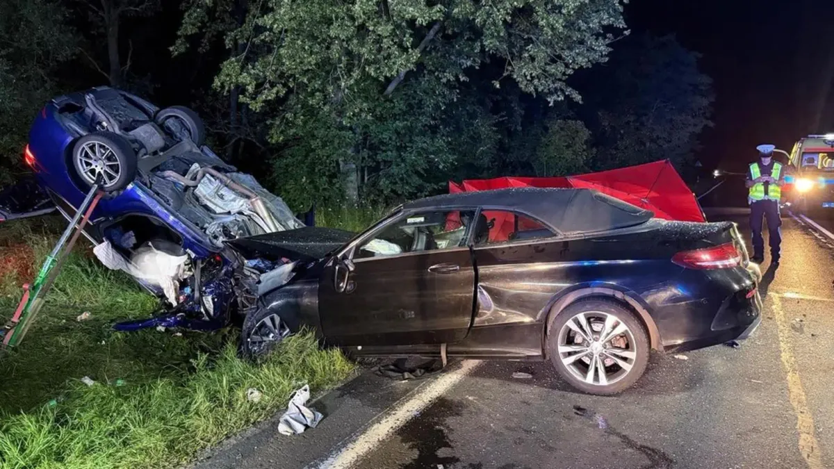 Wyprzedzał ciężarówkę z promilem alkoholu, wioząc żonę i dwie córki. Zginęły trzy osoby z auta, w które uderzył, a on sam był poszukiwany listem gończym Zdjęcie główne wpisu