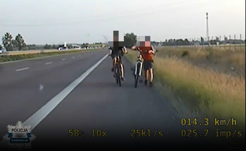 Młodzi obywatele Ukrainy wybrali się rowerami na przejażdżkę po ekspresówce. Jechali pod prąd w stronę Lublina Zdjęcie główne wpisu