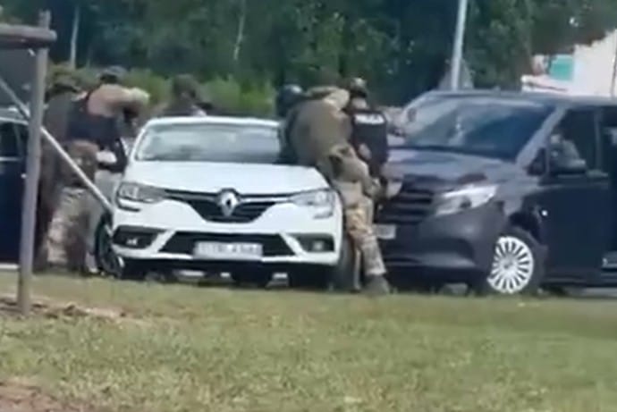 Policyjna akcja w centrum Poznania. Rozbite trzy samochody, są zatrzymani. W sieci pojawiły się nagrania Zdjęcie główne wpisu