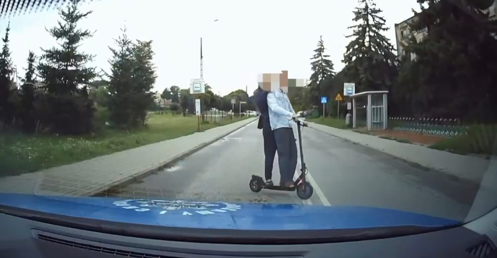 Ta ucieczka na hulajnodze przed policją kosztowała go 3700 zł. Policja opublikowała nagranie Zdjęcie główne wpisu