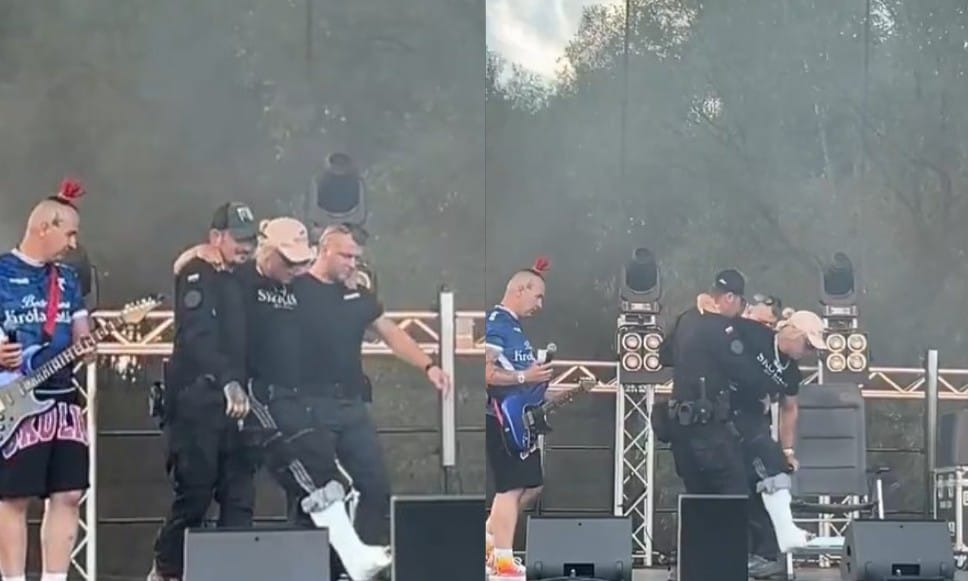 Skolim nie odpuścił koncertów nawet po upadku ze sceny. Na kolejny pomagano mu wejść na scenę Zdjęcie główne wpisu