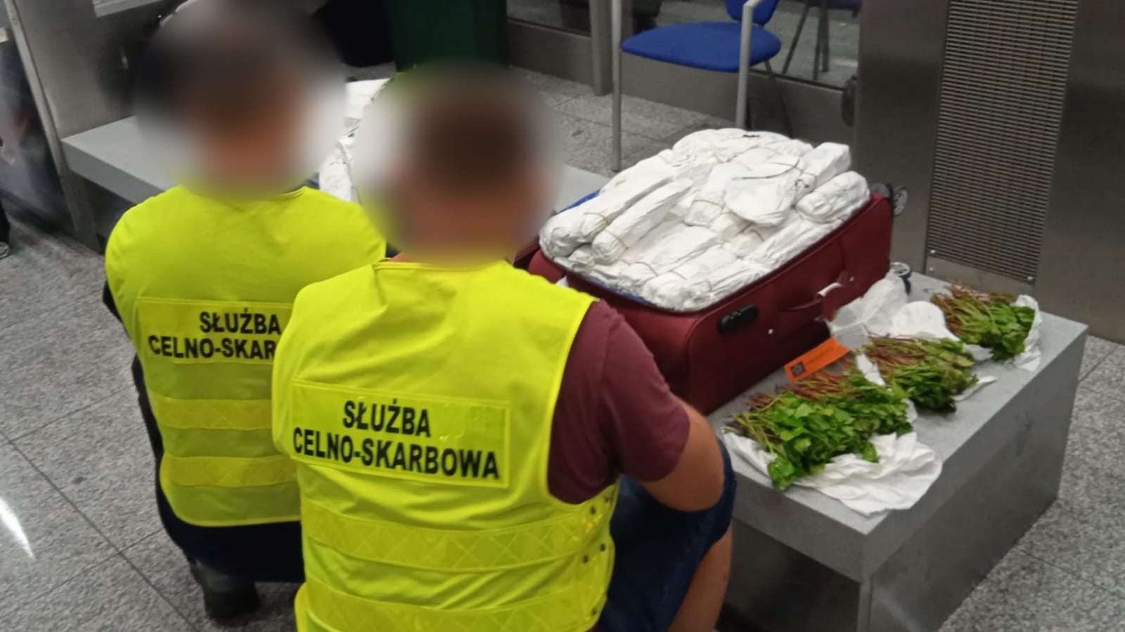 100 kg narkotyku w czterech walizkach. Dwie kobiety przyleciały z Tel Awiwu prosto w ręce celników Zdjęcie główne wpisu