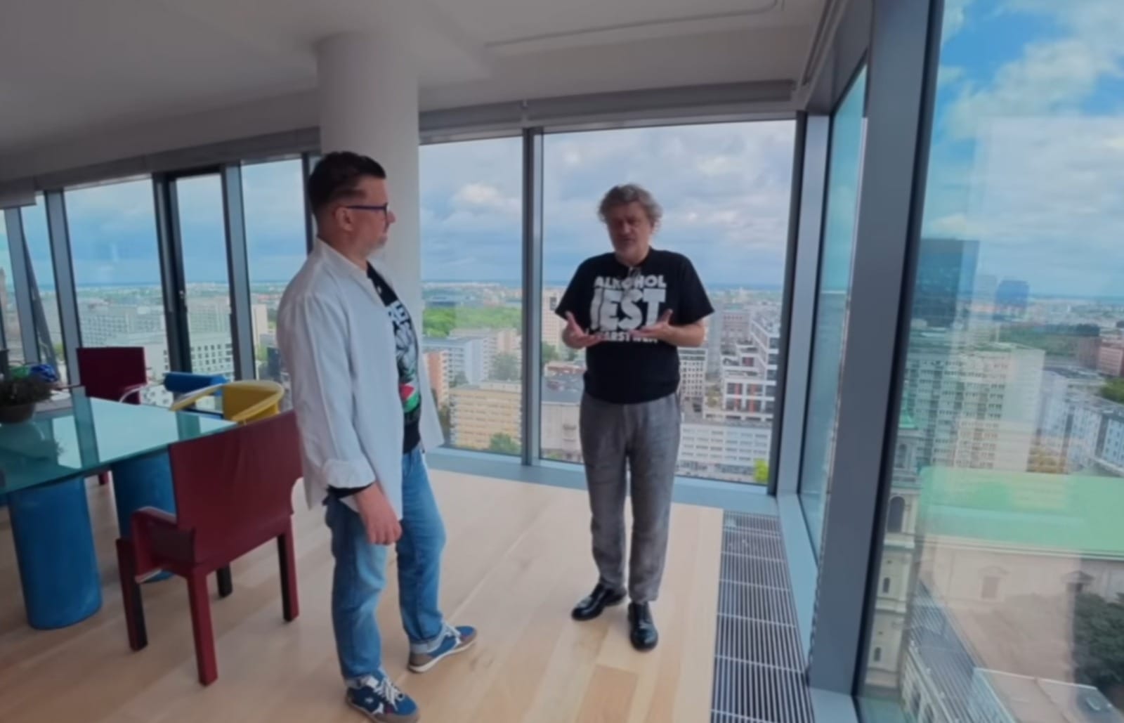 W nowym apartamencie Palikot zapowiada start czegoś większego niż Kanał Zero Zdjęcie główne wpisu