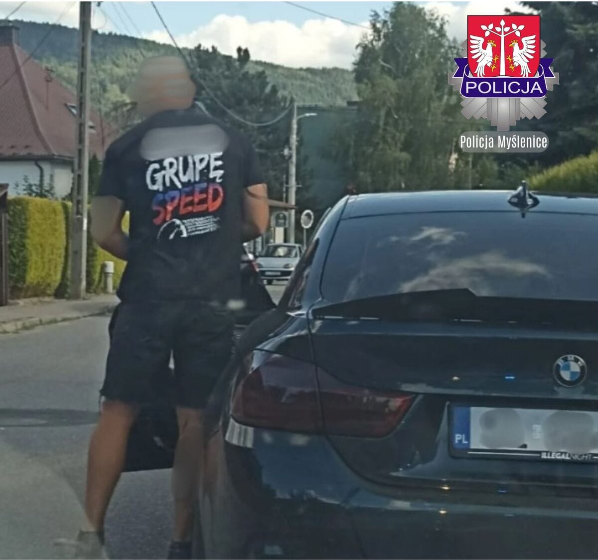 Kierowca BMW przesadził z modyfikacjami. Stracił dowód rejestracyjny i zapłaci 2 tysiące mandatu Zdjęcie główne wpisu