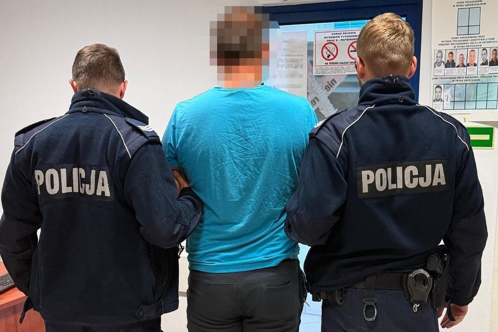Podczas kontroli na lotnisku w Pyrzowicach ukradł bransoletkę za 100 tys. zł Wpadł wraz z żoną Zdjęcie główne wpisu