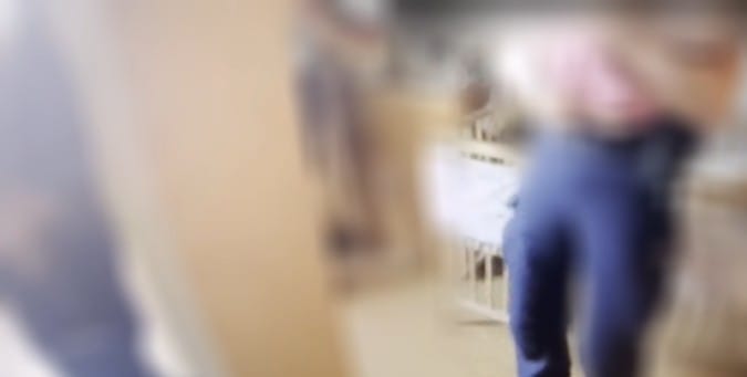 22-latka miała 2 promile, jej partner 1,5. Przybyła na miejsce policjantka zajęła się 4-miesięczną dziewczynką Zdjęcie główne wpisu