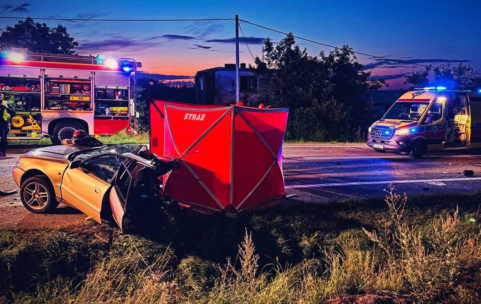 Audi rozpadło się na dwie części. Tragiczny wypadek na DK 91 Zdjęcie główne wpisu
