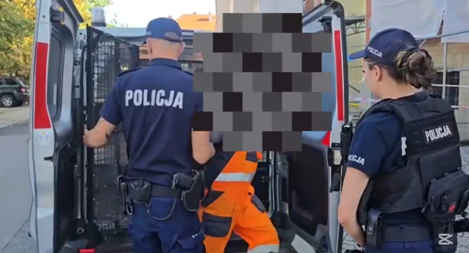 Brutalna zemsta za 17-letnią córkę. Do ataku na 18-latkę wziął brata i... córkę Zdjęcie główne wpisu