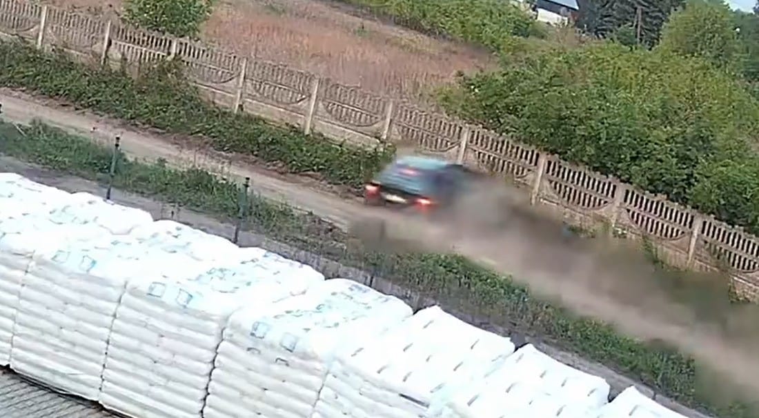 Monitoring nagrał mistrzów driftu kasujących BMW. Na prostej drodze wjechali w betonowe ogrodzenie Zdjęcie wpisu