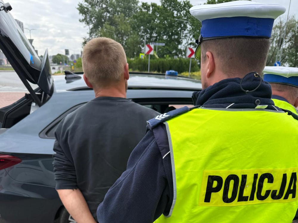 Deport dla obywatela Ukrainy, który z czterema zakazami i listem gończym wsiadł nietrzeźwy za kierownicę Zdjęcie wpisu