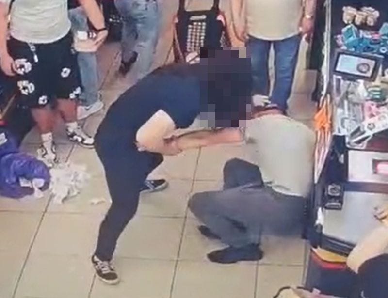 Gruba awantura w Biedronce. Recydywista chciał ukraść wódkę, doszło do szarpaniny z ochroną Zdjęcie wpisu