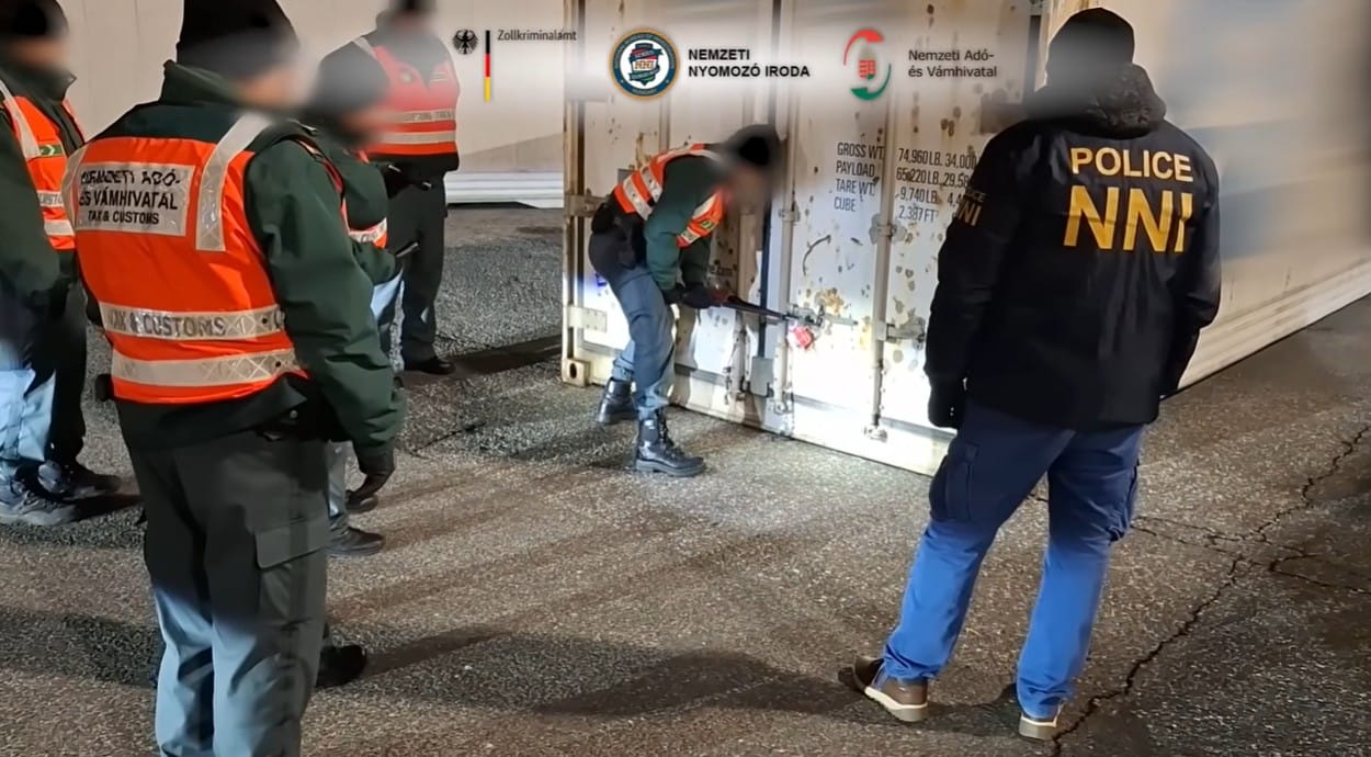 Rekordowe przejęcie kokainy na Węgrzech. 522 kg ukryte w bananach z Ekwadoru Zdjęcie wpisu