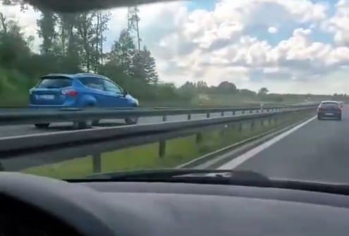 75-latek jechał pod prąd ekspresówką S6. Policja skierowała wniosek do sądu. W sieci pojawiło się nagranie Zdjęcie wpisu
