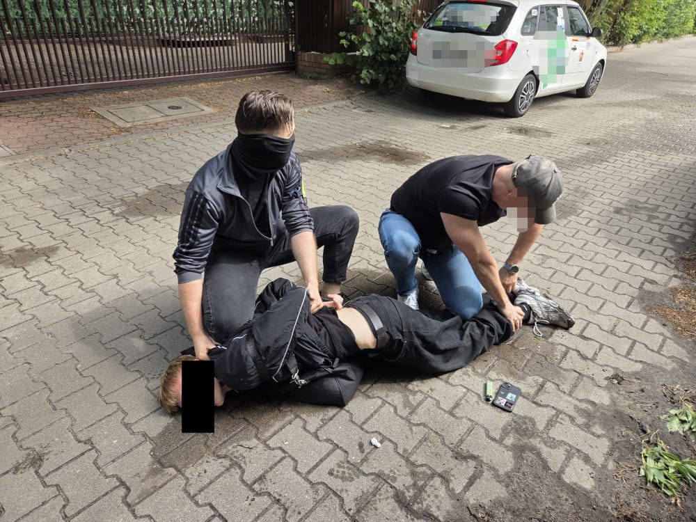 Policyjna zasadzka na 19-letniego obywatela Ukrainy, który przyszedł do seniora po 80 tys. zł Zdjęcie wpisu