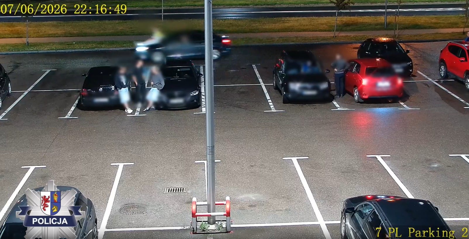 Sukces policjantów na parkingu w Działdowie. 18-latek i 20-latka z wysokimi mandatami Zdjęcie wpisu