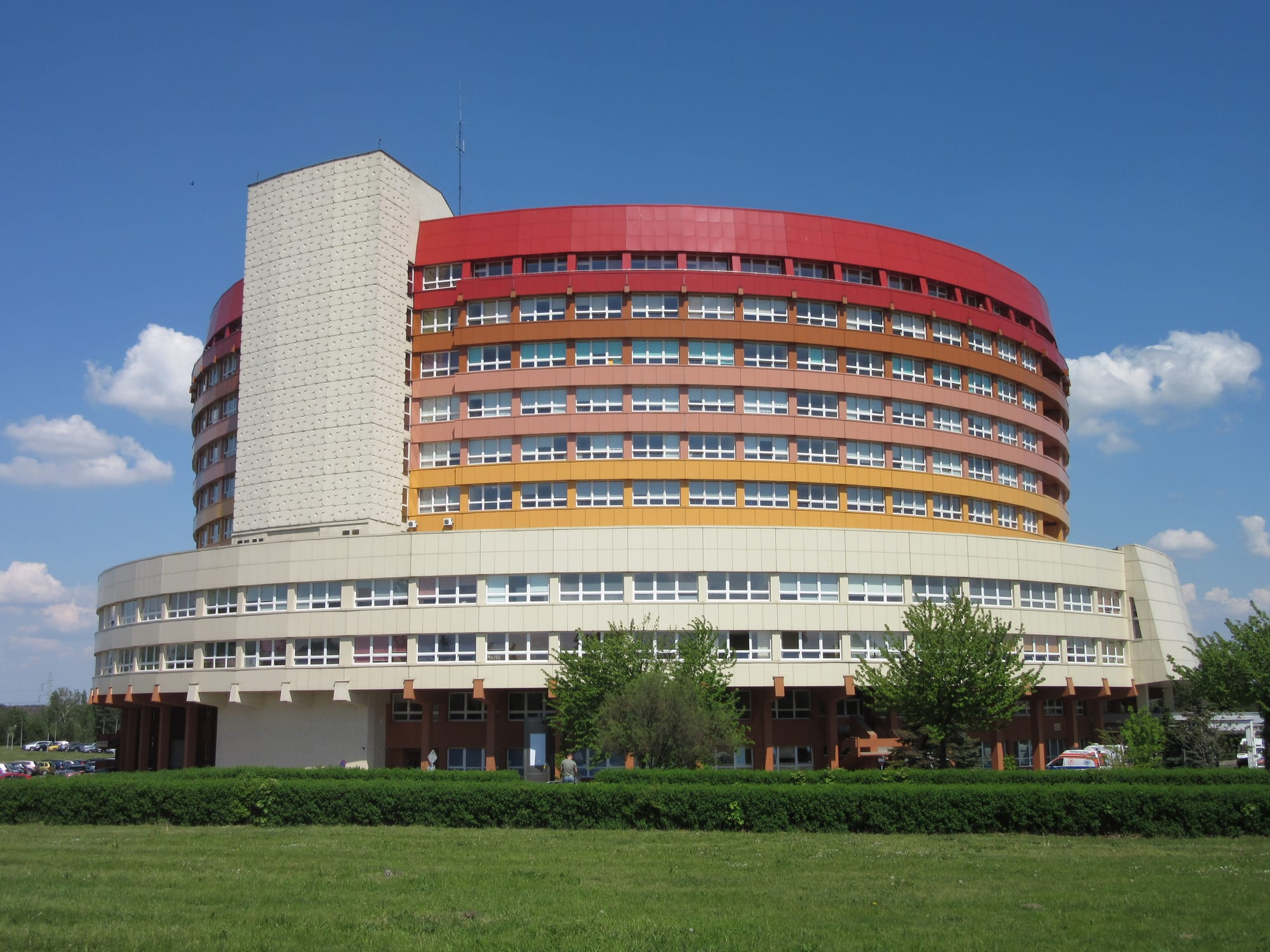 Szpital w Kaliszu stracił 28 mln zł. 16 lekarzy zarobiło w tym czasie 27 mln Zdjęcie wpisu