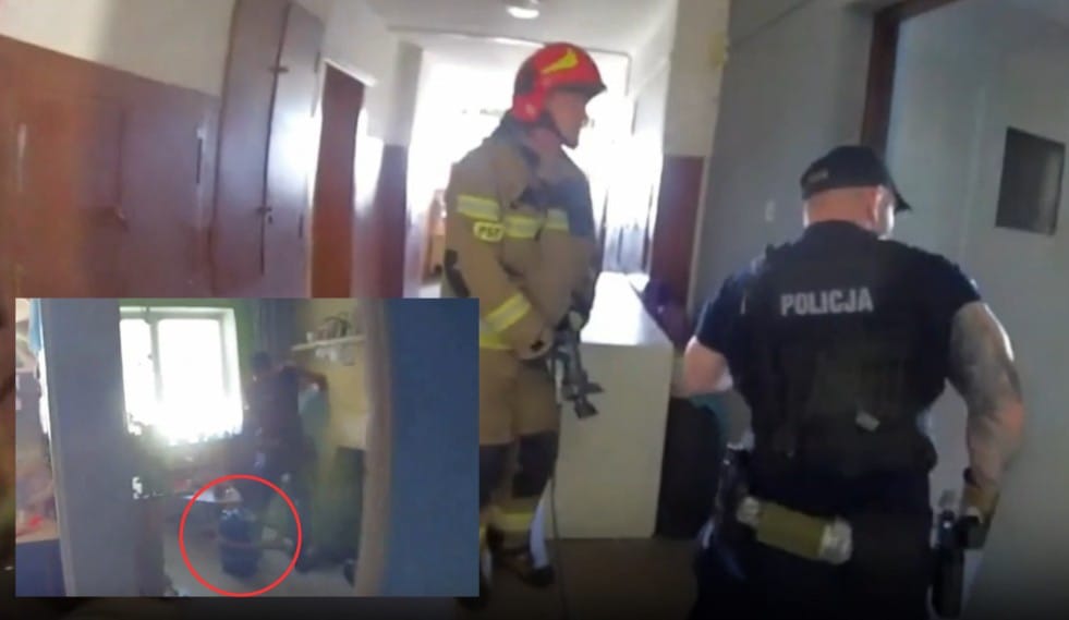 Pijany 65-latek odkręcił gaz w bloku i stał z zapalniczką w ręku. Służby wyważyły drzwi i zapobiegły tragedii Zdjęcie wpisu
