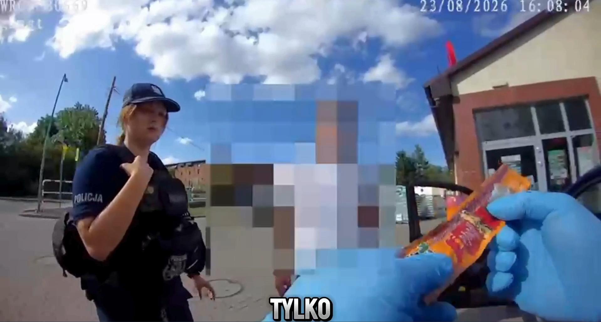 „Gdzie Pan to znalazł?!” Policjant podczas kontroli znalazł narkotyki w smaczkach dla psa Zdjęcie wpisu