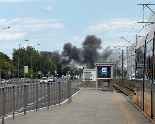 Wypadek awionetki na Bemowie. Samolot spadł i stanął w płomieniach, są ofiary Zdjęcie główne wpisu