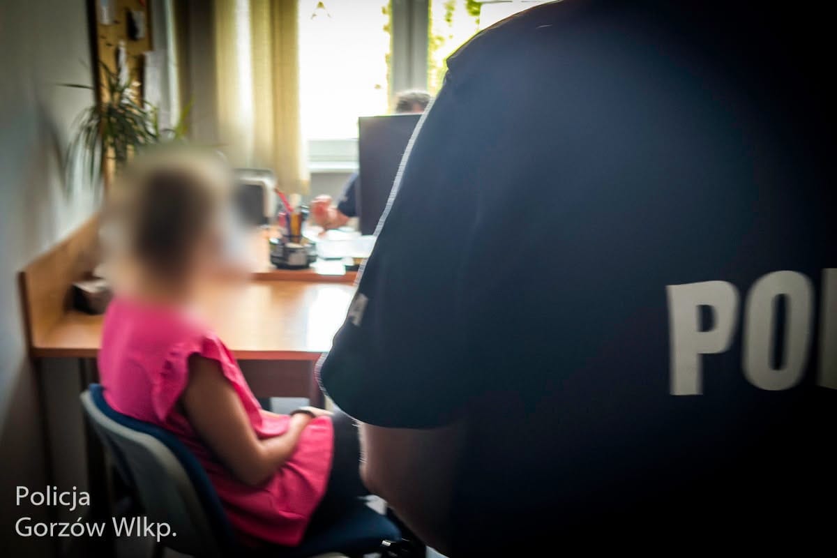 Wezwała pogotowie i zniknęła. Policja znalazła ją po kilku godzinach. To prawdopodobnie nie pierwszy fałszywy alarm 22-latki Zdjęcie główne wpisu
