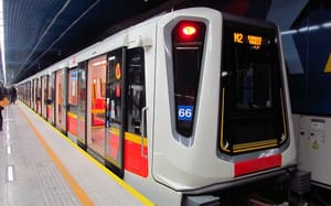 Deportacja zamiast kary grzywny. Zapadła decyzja odnośnie obcokrajowca, który sparaliżował metro w Warszawie