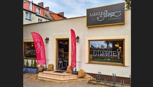 Chciała być uprzejma, sprzedała wodę przed otwarciem lokalu i dostała mandat. W niedzielę w sprawie głos zabrał szef KAS