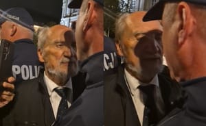 „Leki niech pan weźmie jak pan potrzebuje". Starcie Macierewicza z policjantem podczas miesięcznicy smoleńskiej