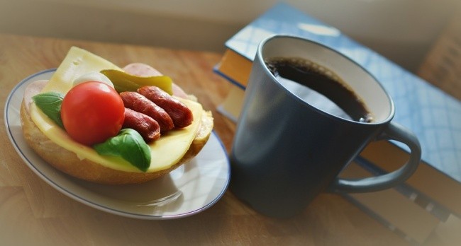 2. Duże śniadanie i lekka kolacja