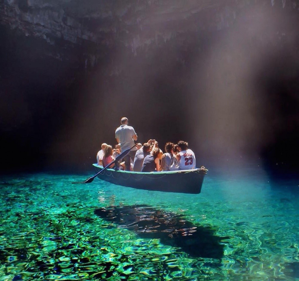 Najczystsza woda na świecie, Jezioro Melissani, Grecja