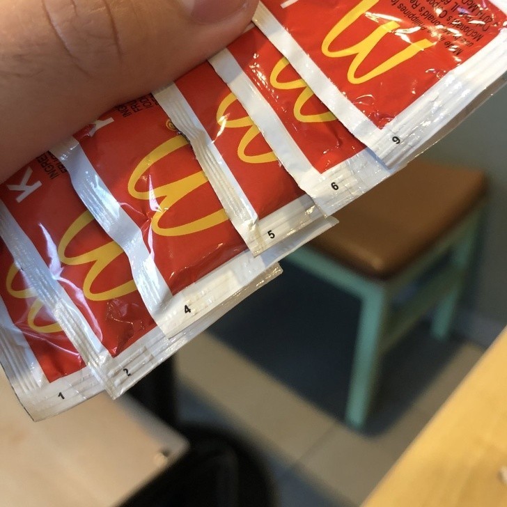 3. „Odkryłem, że im niższa cyfra na opakowaniu keczupu w McDonald's, tym jest on słodszy. A im wyższa, tym kwaśniejszy.”