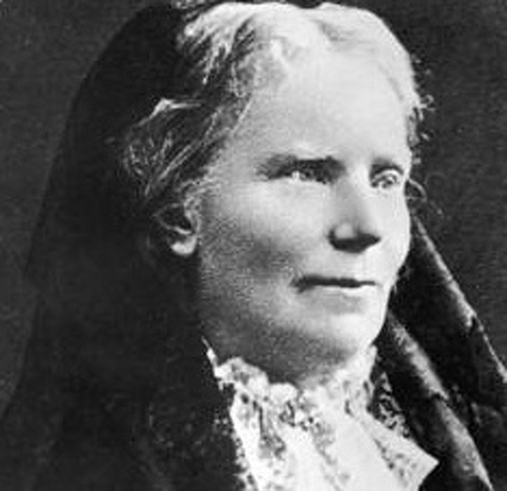 12. Elizabeth Blackwell była pierwszą kobietą w Stanach Zjednoczonych, która otrzymała stopień medyczny. Promowała ona edukację medyczną wśród kobiet, a jej wkład doceniony został przez coroczne przyznawanie odznaczeń im. Elizabeth Blackwell.