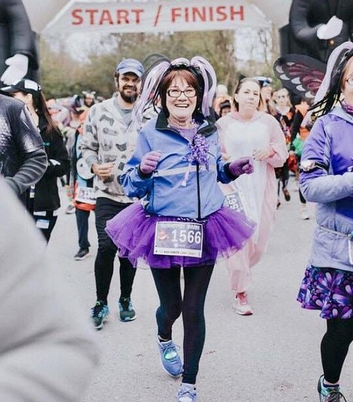 Moja babcia bierze udział w maratonach odkąd pokonała raka piersi.