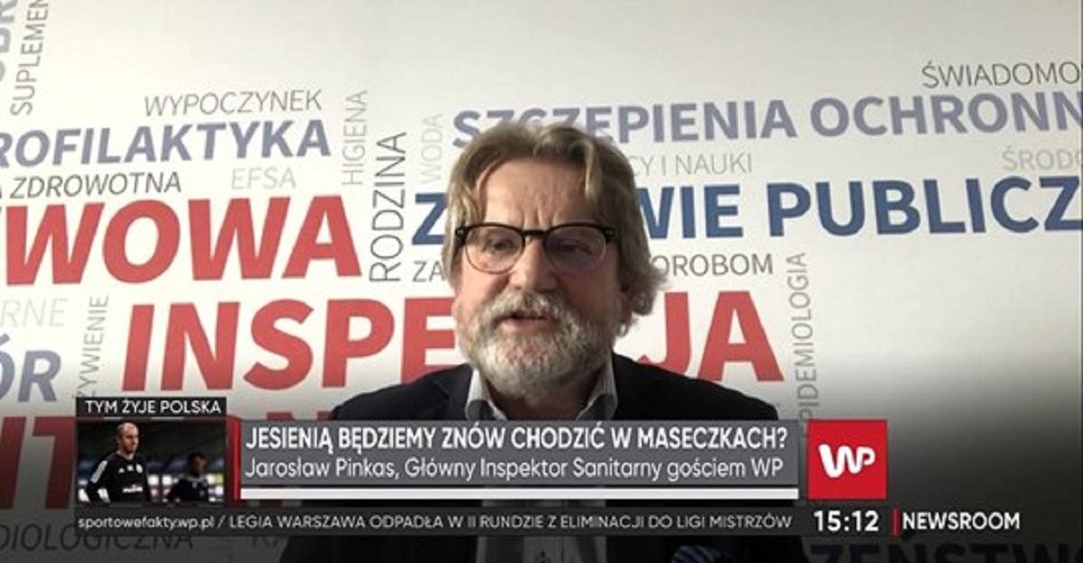  Na temat powrotu zakrywania ust i nosa w przestrzeni publicznej opowiadał w wywiadzie dla "Newsroom" szef GIS, Jarosław Pinkas