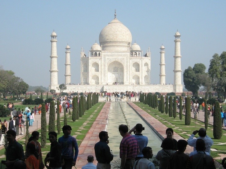 3. Nieskazitelne piękno Tadż Mahal w Indiach