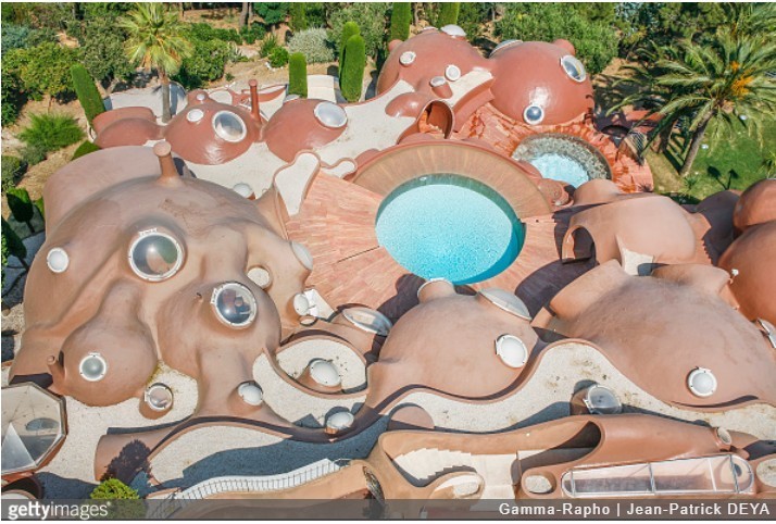 Le Palais Bulles (bąbelkowy dom Pierre Cardina), Francja