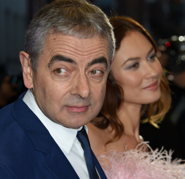 Rowan Atkinson — 62 lata. Aktor doczekał się trzeciego dziecka już po 60.