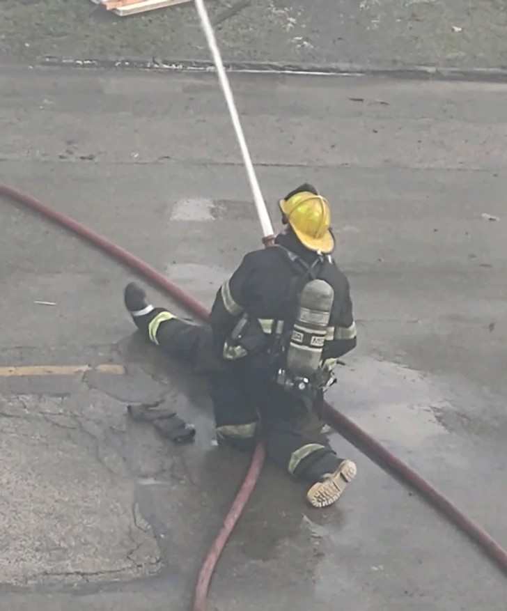 "Gasi pożar jednocześnie trenując balet."