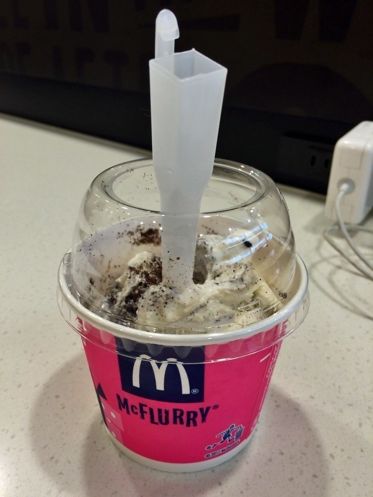 1. Dziwaczna łyżeczka do McFlurry