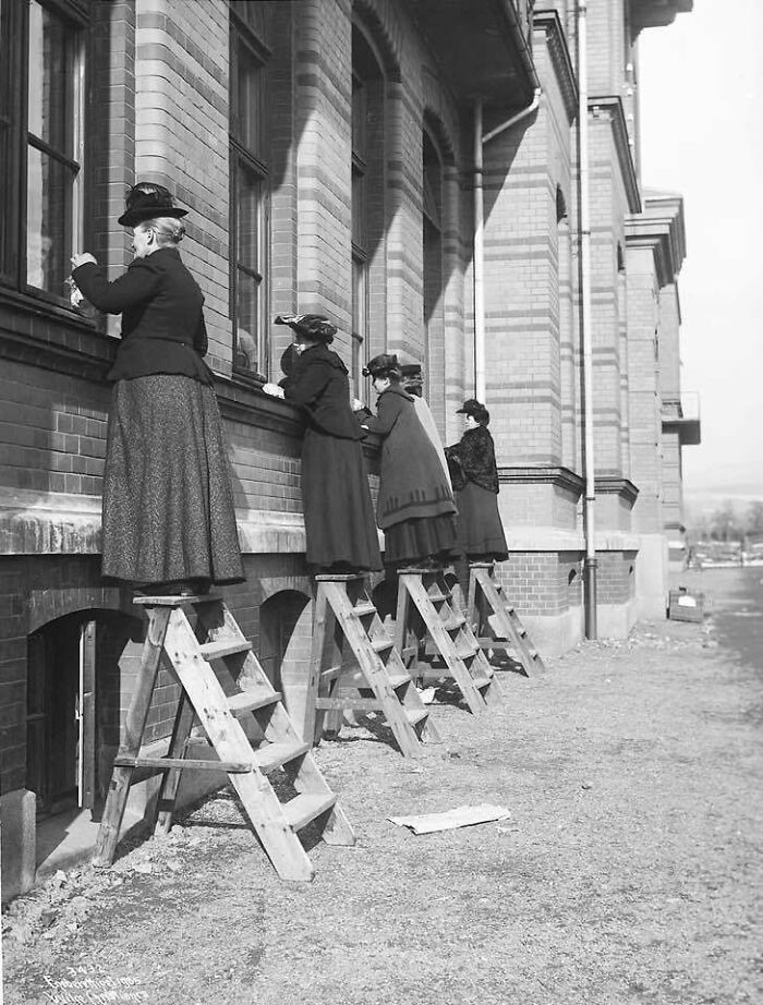 12. Odwiedziny rodzin osób przebywających na kwarantannie, szpital Ullevål, Oslo, 1905