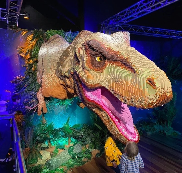 "Dinozaur z  Lego w australijskim muzeum"