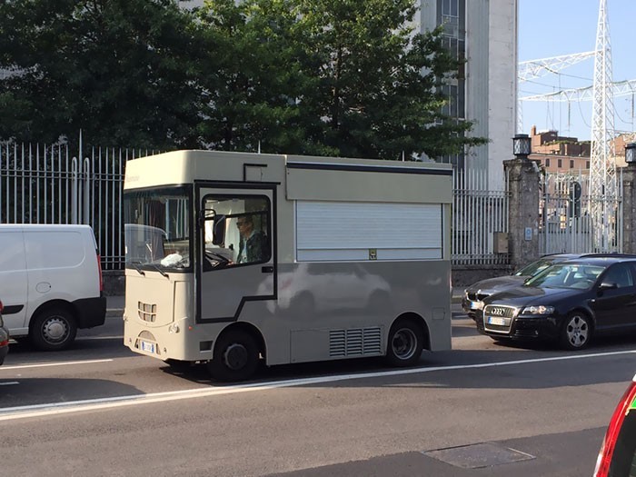 "Samochód, który narysowałem w pierwszej klasie, nareszcie trafił na linię produkcyjną."