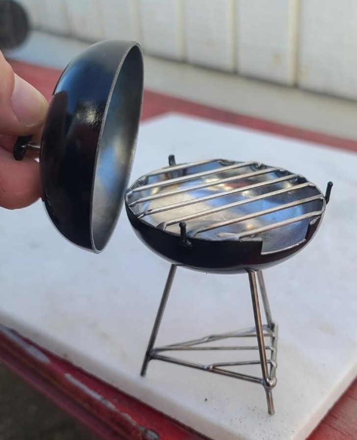 „Przekształciłem dzwonek rowerowy w miniaturowy grill.”