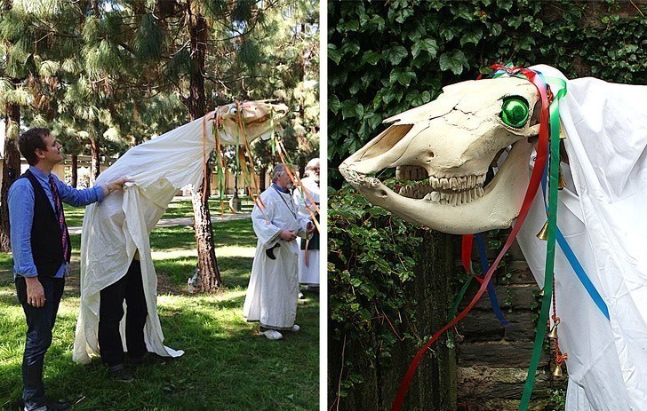 8. Tradycyjne walijskie kostiumy bożonarodzeniowe nadawałyby się na Halloween.