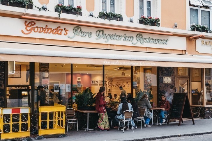 10. W Londynie znajduje się więcej restauracji z kuchnią indyjską niż w największych indyjskich miastach.