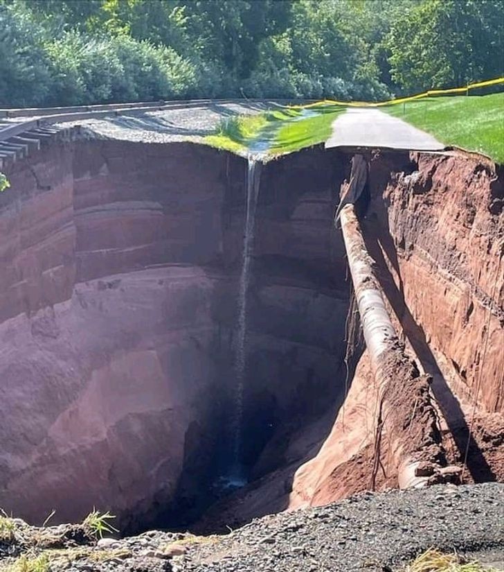 11. "Connecticut stworzyło nową atrakcję turystyczną. Miniaturowy Wielki Kanion w Cromwell."