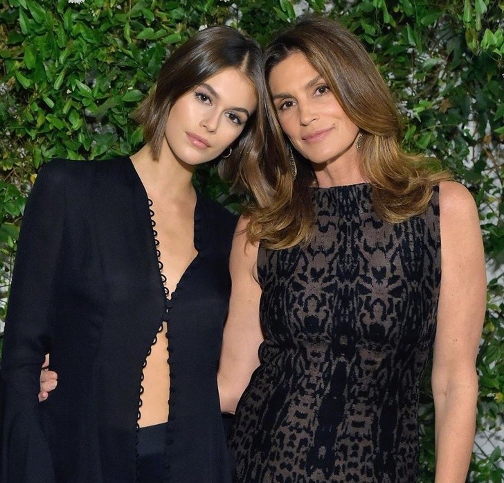 16. Cindy Crawford i Kaia Gerber